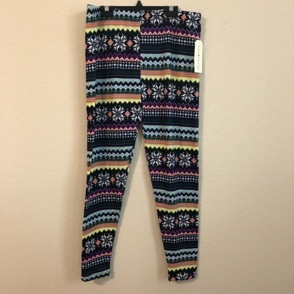 Eye Candy Snowflake Print Leggings NWT